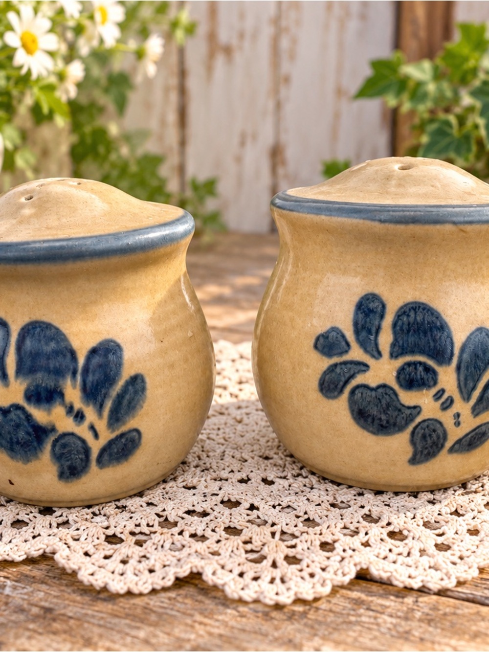 Pfaltzgraff Folk Art Blue Floral Brown Salt and Pepper Shaker Stoneware #1